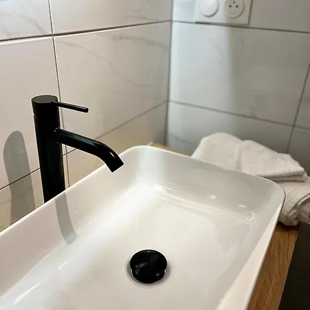 L'elegance Apartment