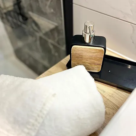 L'elegance Apartment *